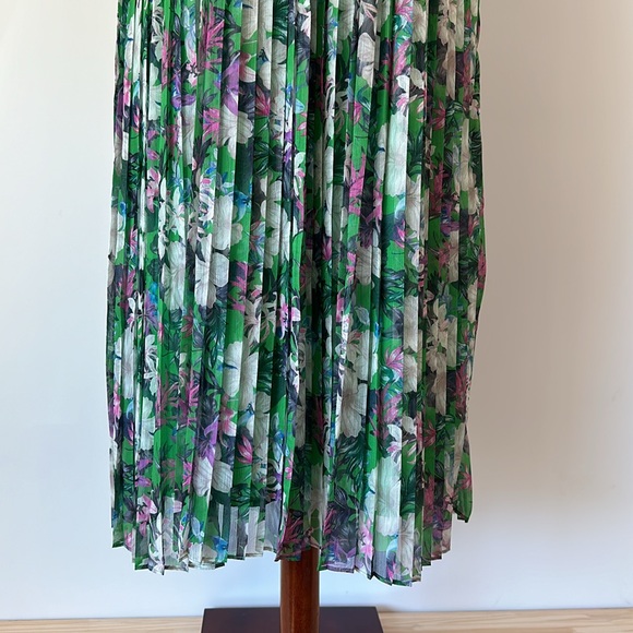 Adelyn Rae Addison Chiffon Floral Dress NWT - Picture 4 of 12